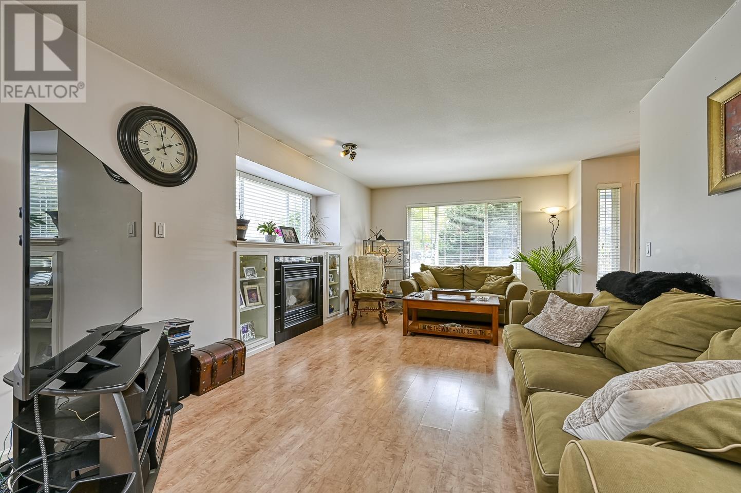 711 Riverside Drive, Port Coquitlam, British Columbia  V3B 7T7 - Photo 3 - R2954050
