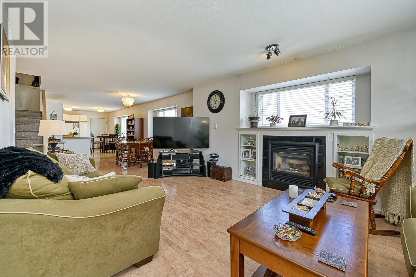 711 Riverside Drive, Port Coquitlam, British Columbia  V3B 7T7 - Photo 5 - R2954050
