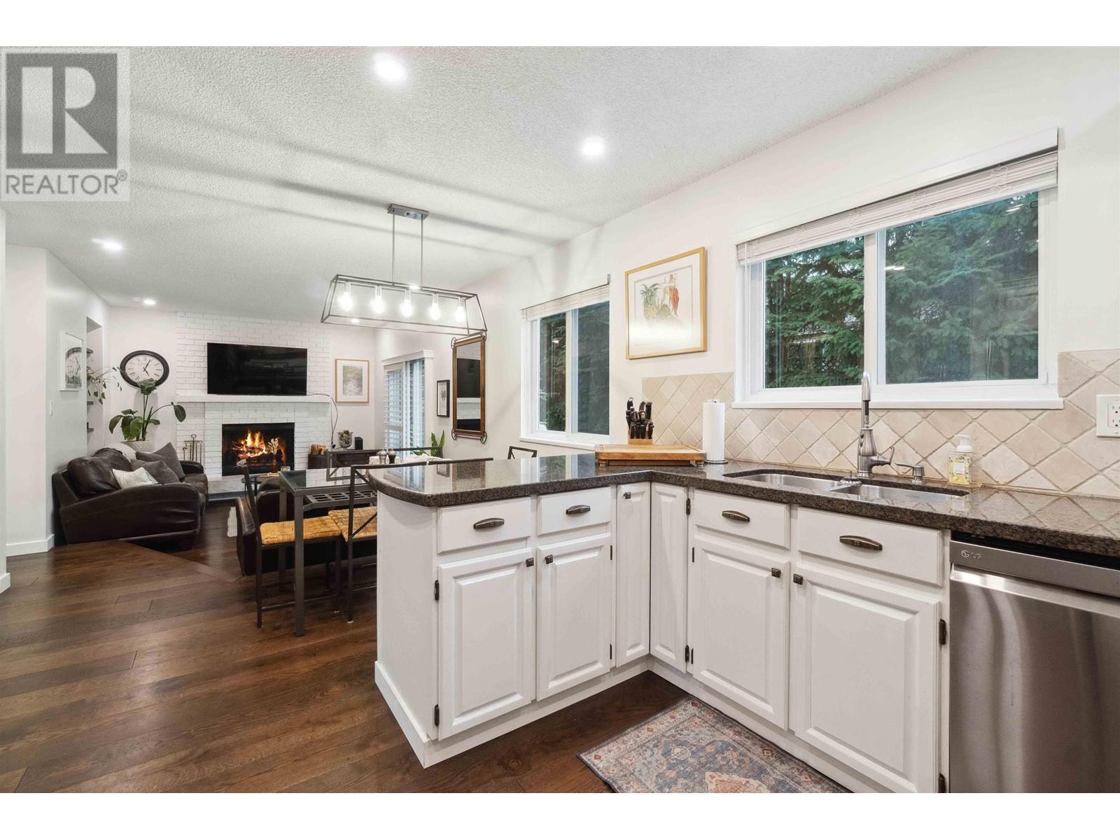 1613 Hemlock Place, Port Moody, British Columbia  V3H 4A7 - Photo 14 - R2975946