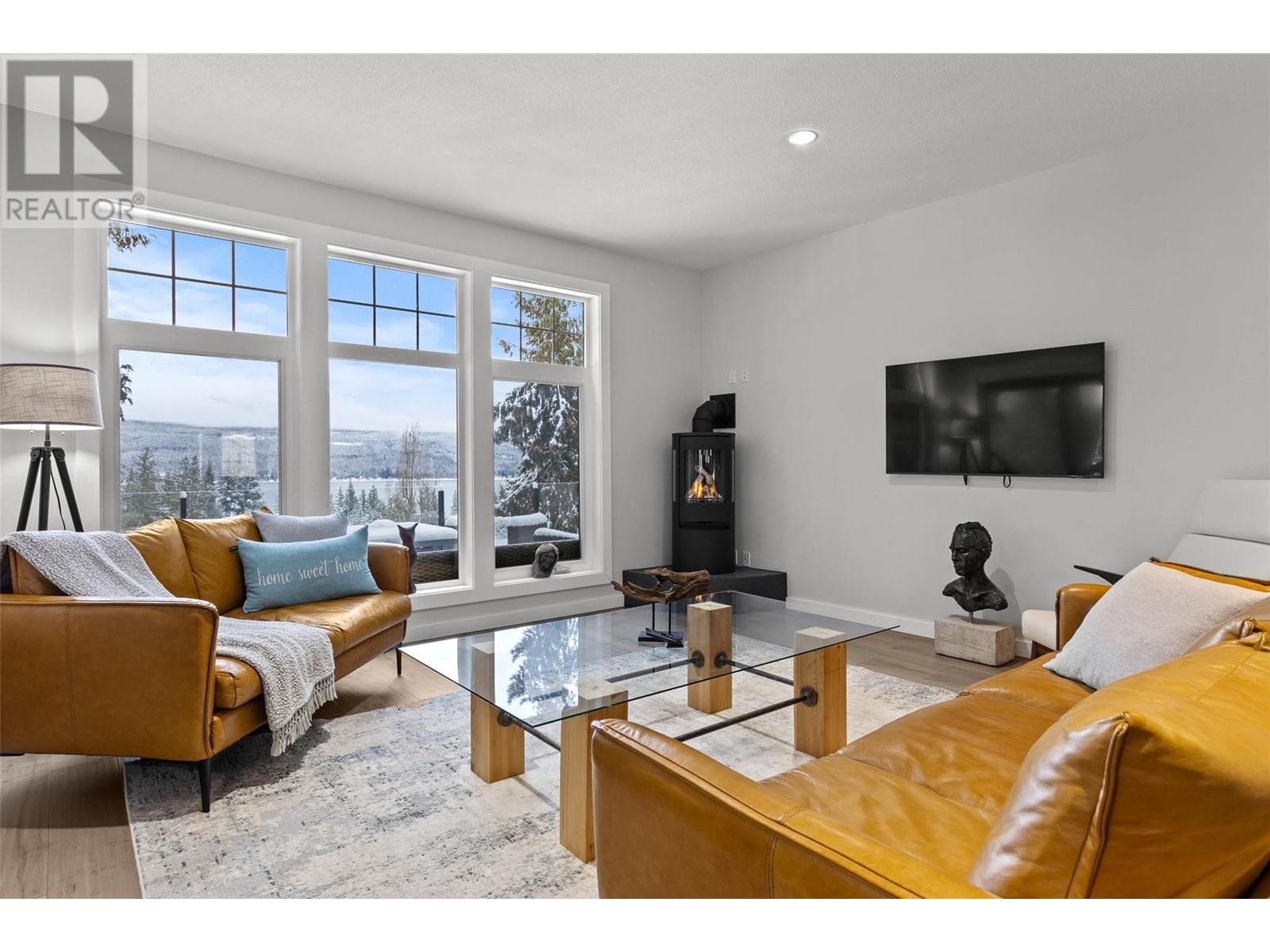 Property at 7756 Columbia Drive image 3