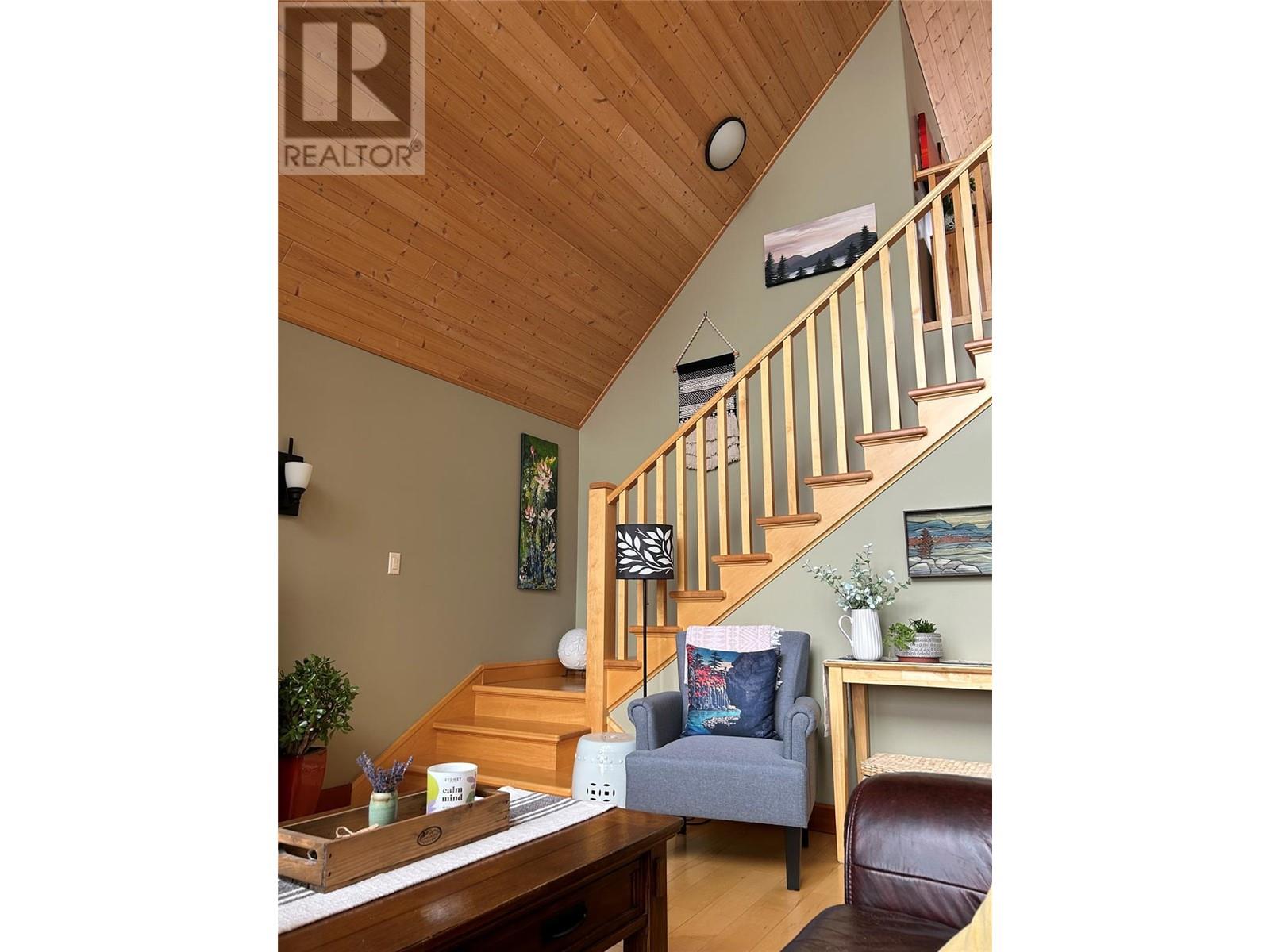 Property at 3306 Krestova Road image 3
