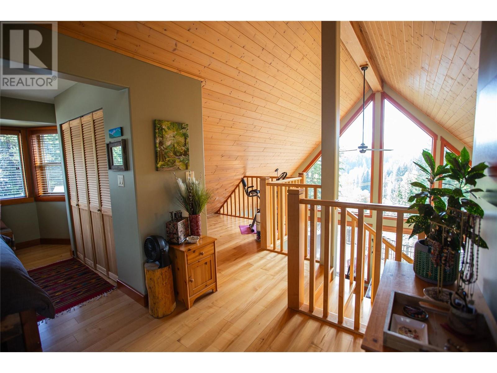 Property at 3306 Krestova Road image 5