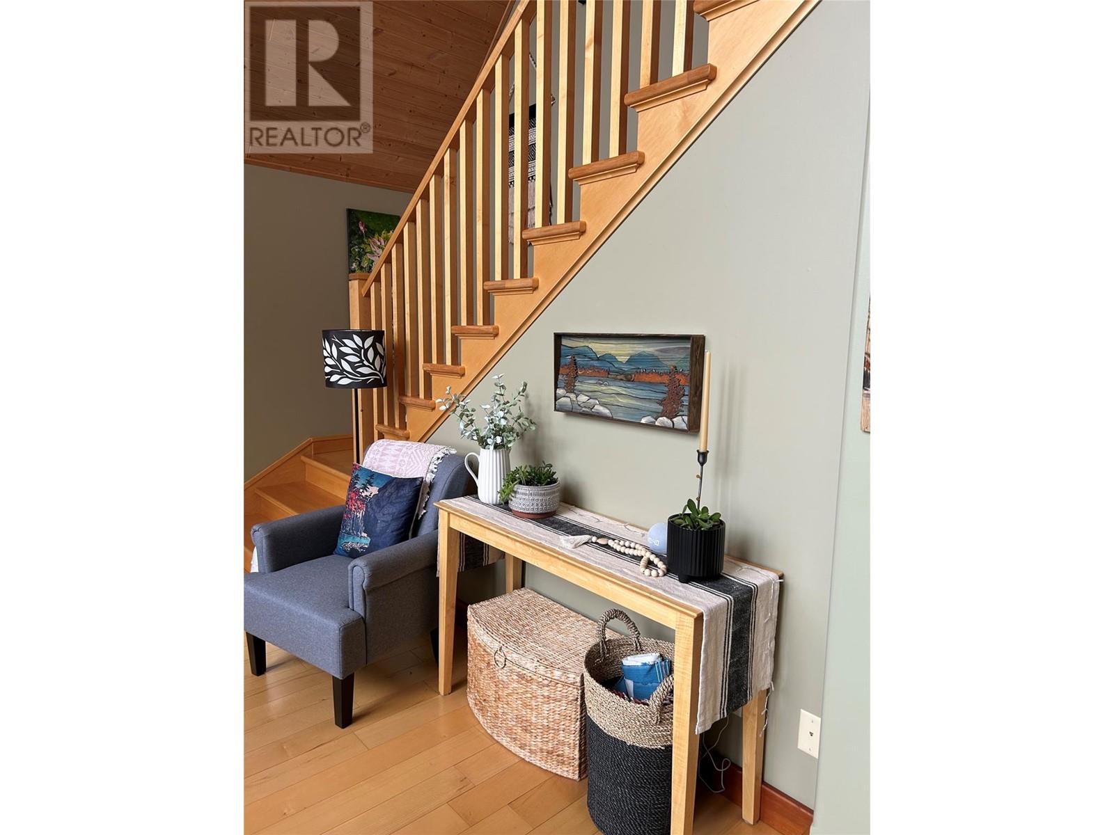 Property at 3306 Krestova Road image 2