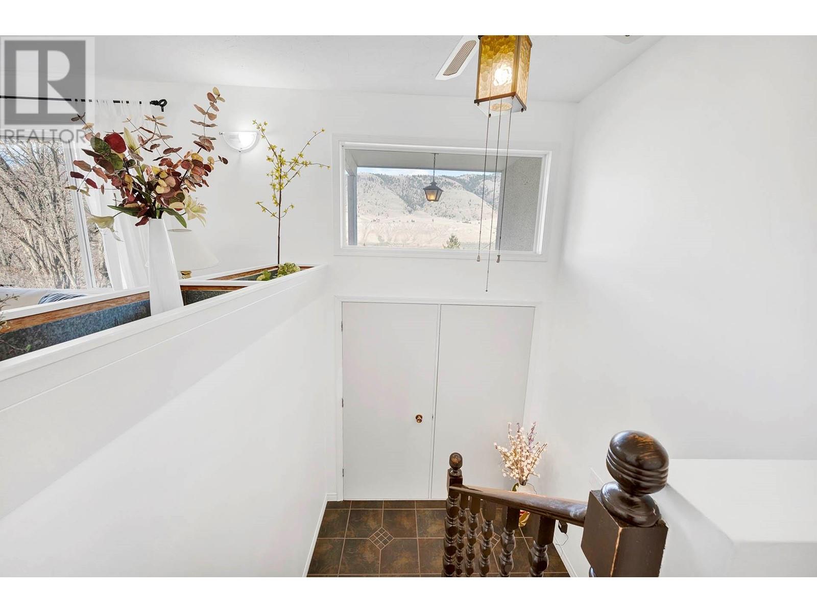 Property at 286 McKay Place image 4