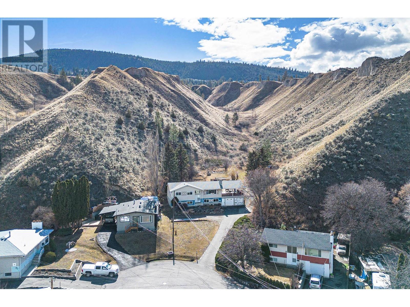 Property at 286 McKay Place image 3