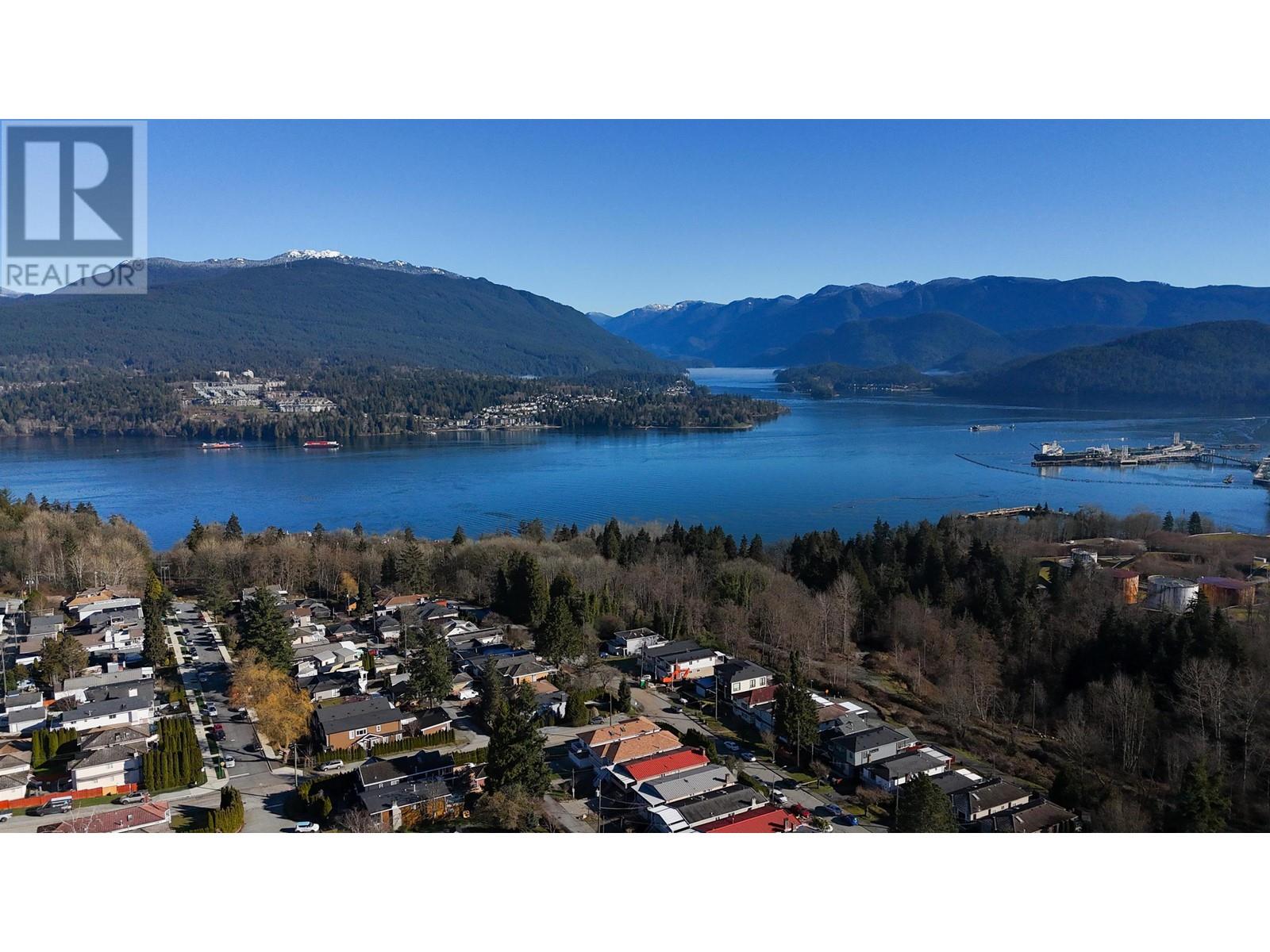 Listing Picture 8 of 34 : 40 SEA AVENUE, Burnaby / 本拿比 - 魯藝地產 Yvonne Lu Group - MLS Medallion Club Member