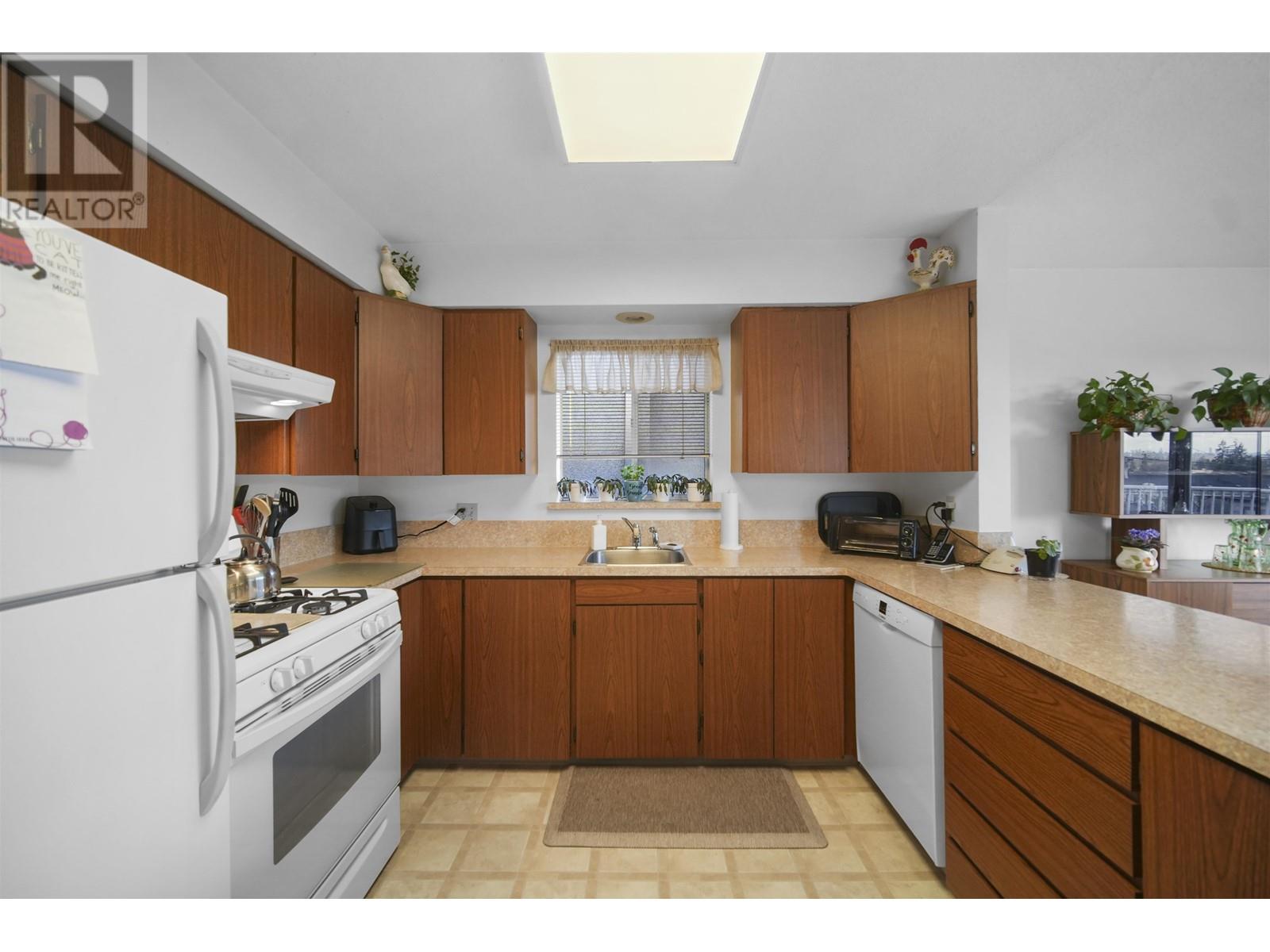 Listing Picture 13 of 34 : 40 SEA AVENUE, Burnaby / 本拿比 - 魯藝地產 Yvonne Lu Group - MLS Medallion Club Member