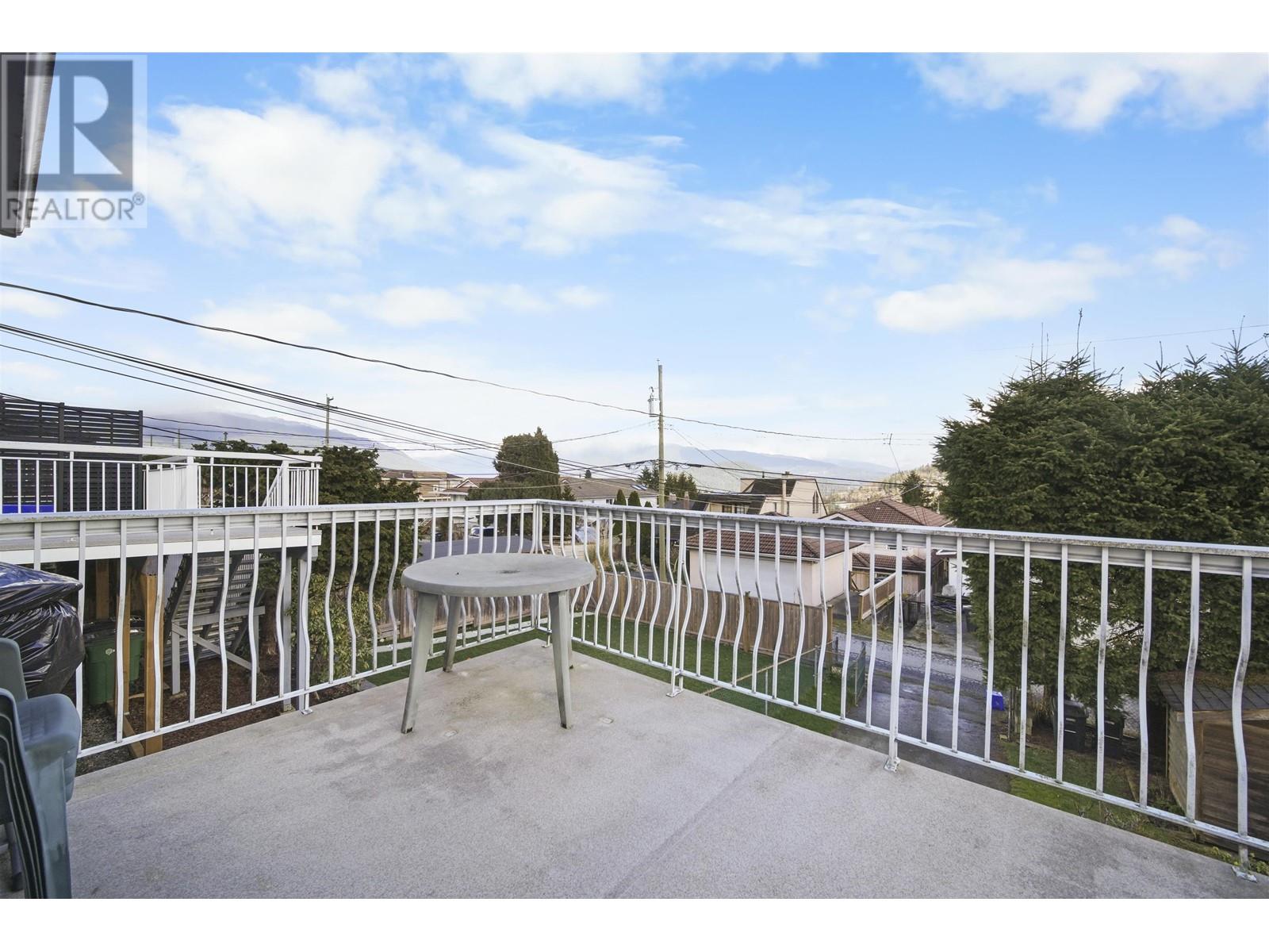 Listing Picture 29 of 34 : 40 SEA AVENUE, Burnaby / 本拿比 - 魯藝地產 Yvonne Lu Group - MLS Medallion Club Member