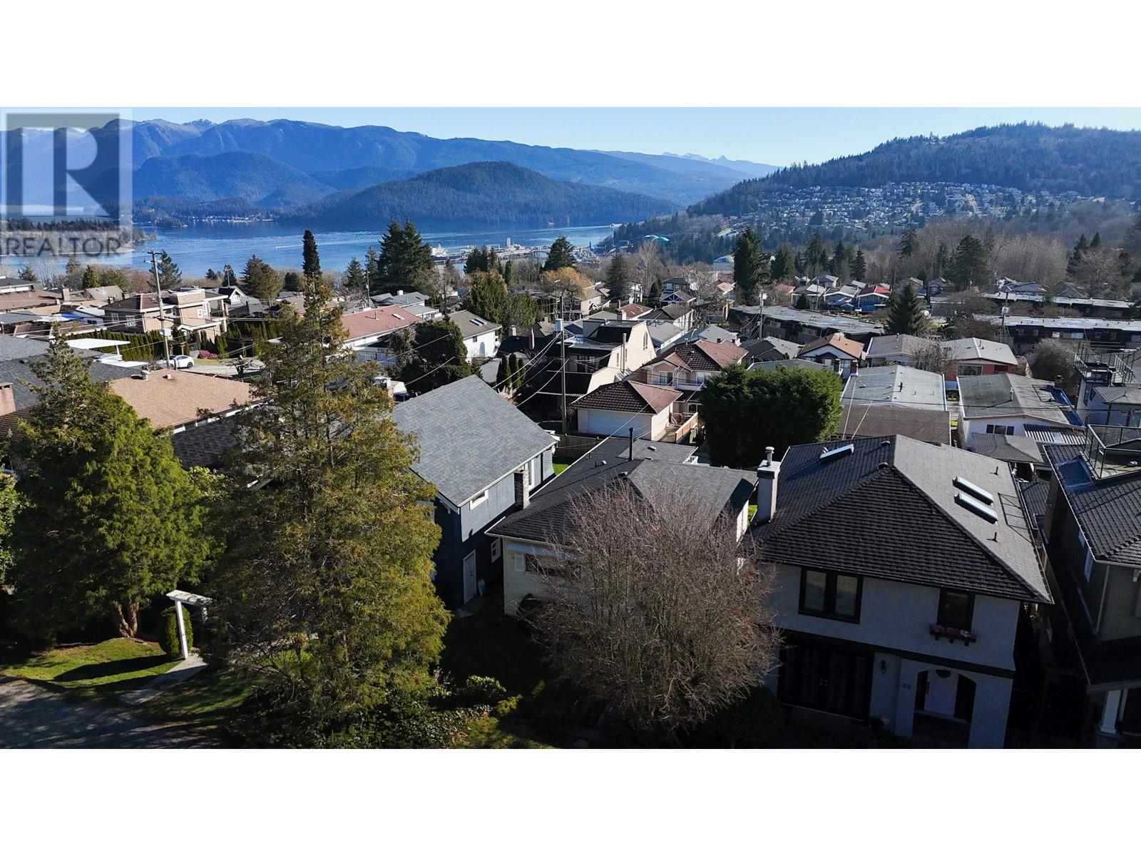 Listing Picture 6 of 34 : 40 SEA AVENUE, Burnaby / 本拿比 - 魯藝地產 Yvonne Lu Group - MLS Medallion Club Member