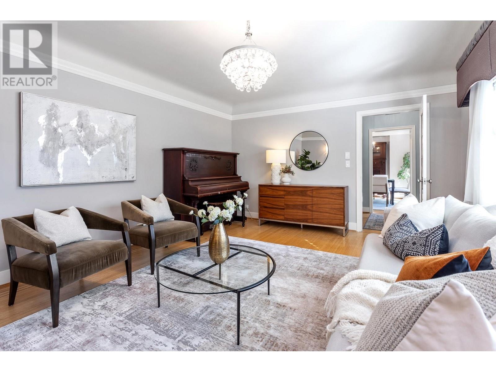 Listing Picture 16 of 40 : 4671 W 13TH AVENUE, Vancouver / 溫哥華 - 魯藝地產 Yvonne Lu Group - MLS Medallion Club Member