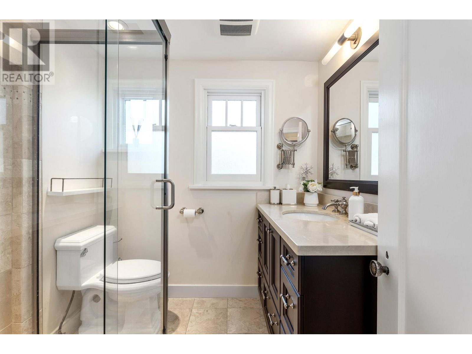 Listing Picture 24 of 40 : 4671 W 13TH AVENUE, Vancouver / 溫哥華 - 魯藝地產 Yvonne Lu Group - MLS Medallion Club Member