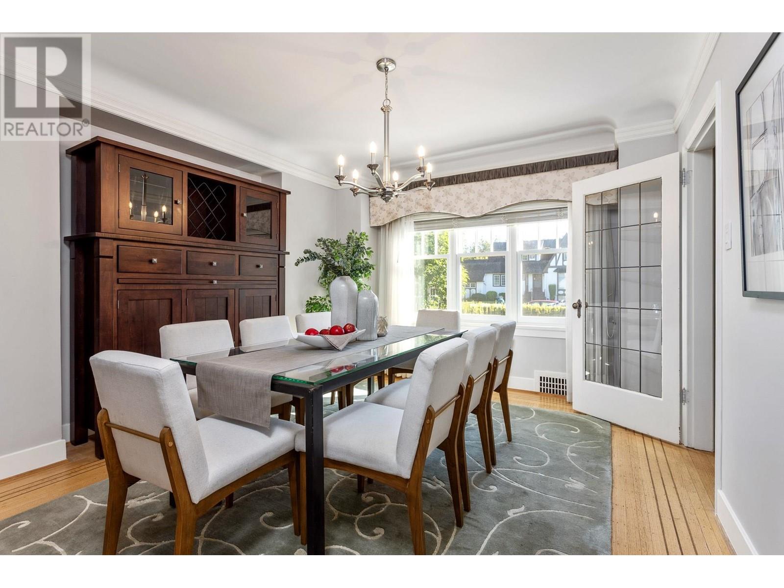 Listing Picture 17 of 40 : 4671 W 13TH AVENUE, Vancouver / 溫哥華 - 魯藝地產 Yvonne Lu Group - MLS Medallion Club Member