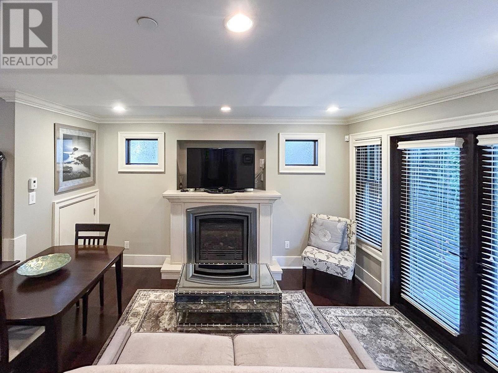 Listing Picture 5 of 40 : 4671 W 13TH AVENUE, Vancouver / 溫哥華 - 魯藝地產 Yvonne Lu Group - MLS Medallion Club Member