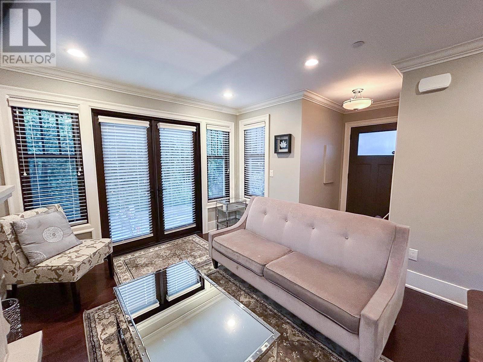 Listing Picture 3 of 40 : 4671 W 13TH AVENUE, Vancouver / 溫哥華 - 魯藝地產 Yvonne Lu Group - MLS Medallion Club Member