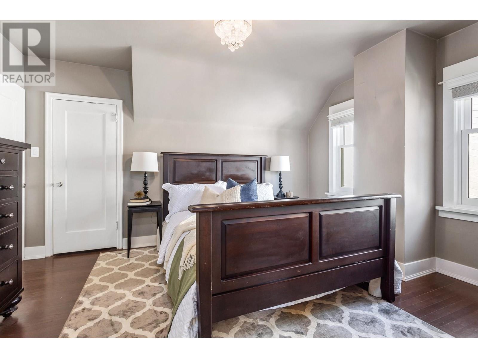 Listing Picture 26 of 40 : 4671 W 13TH AVENUE, Vancouver / 溫哥華 - 魯藝地產 Yvonne Lu Group - MLS Medallion Club Member