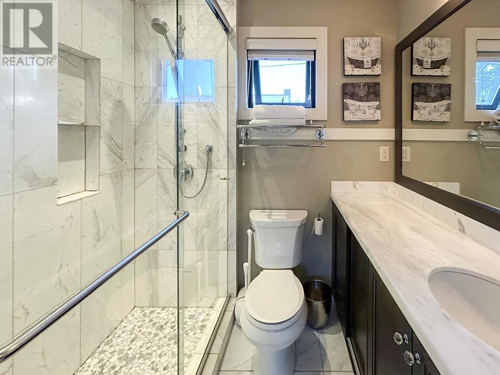 Listing Picture 10 of 40 : 4671 W 13TH AVENUE, Vancouver / 溫哥華 - 魯藝地產 Yvonne Lu Group - MLS Medallion Club Member