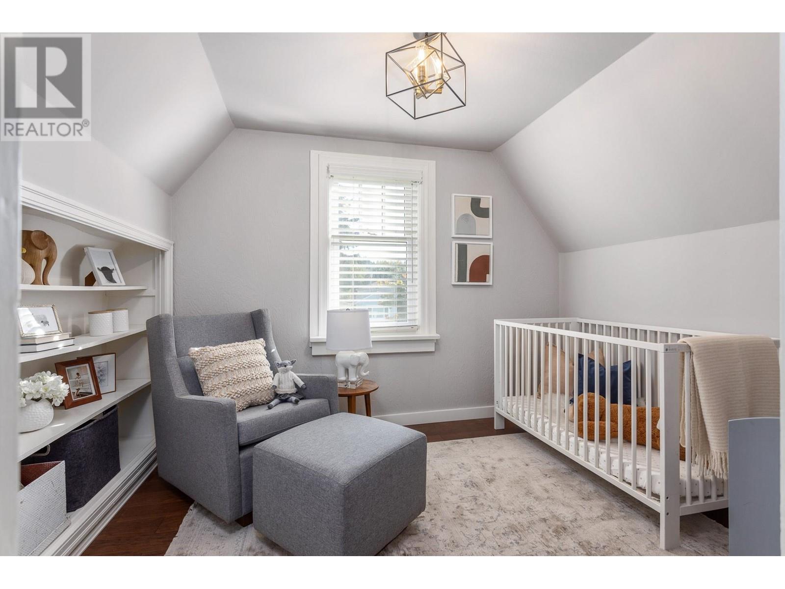 Listing Picture 27 of 40 : 4671 W 13TH AVENUE, Vancouver / 溫哥華 - 魯藝地產 Yvonne Lu Group - MLS Medallion Club Member