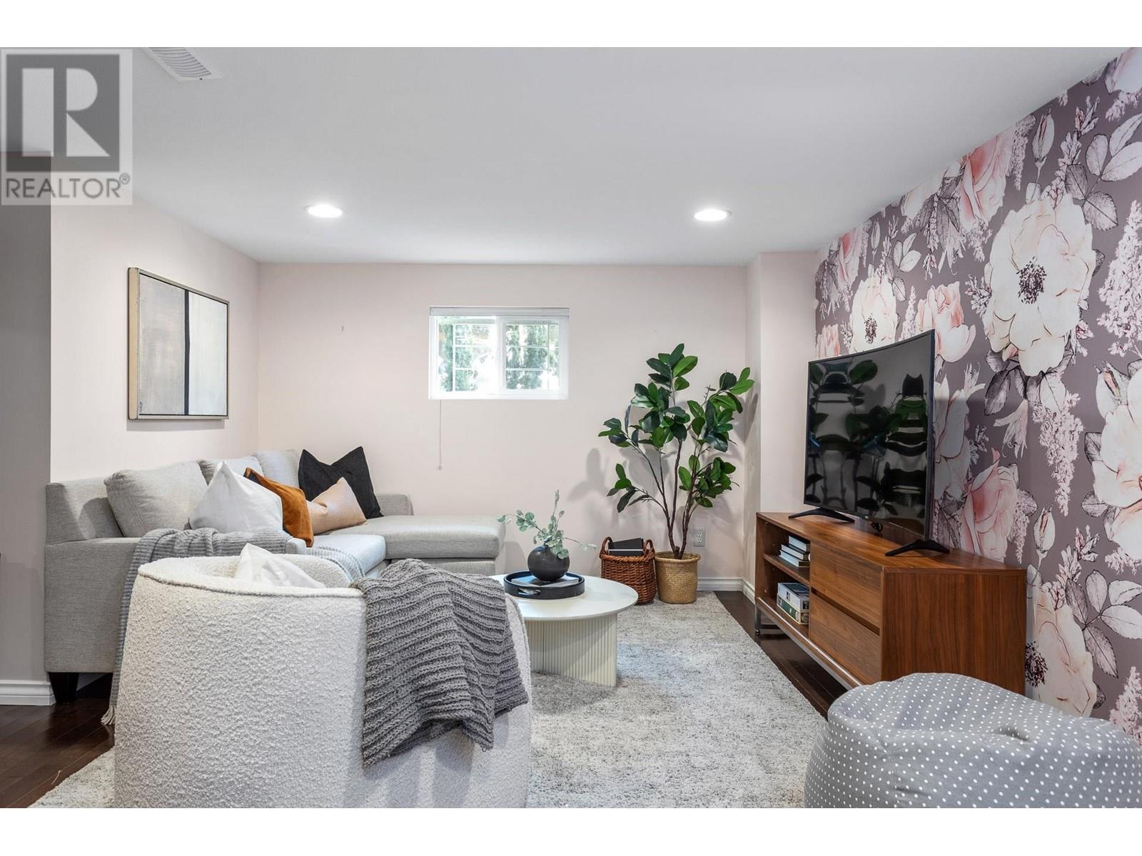 Listing Picture 30 of 40 : 4671 W 13TH AVENUE, Vancouver / 溫哥華 - 魯藝地產 Yvonne Lu Group - MLS Medallion Club Member