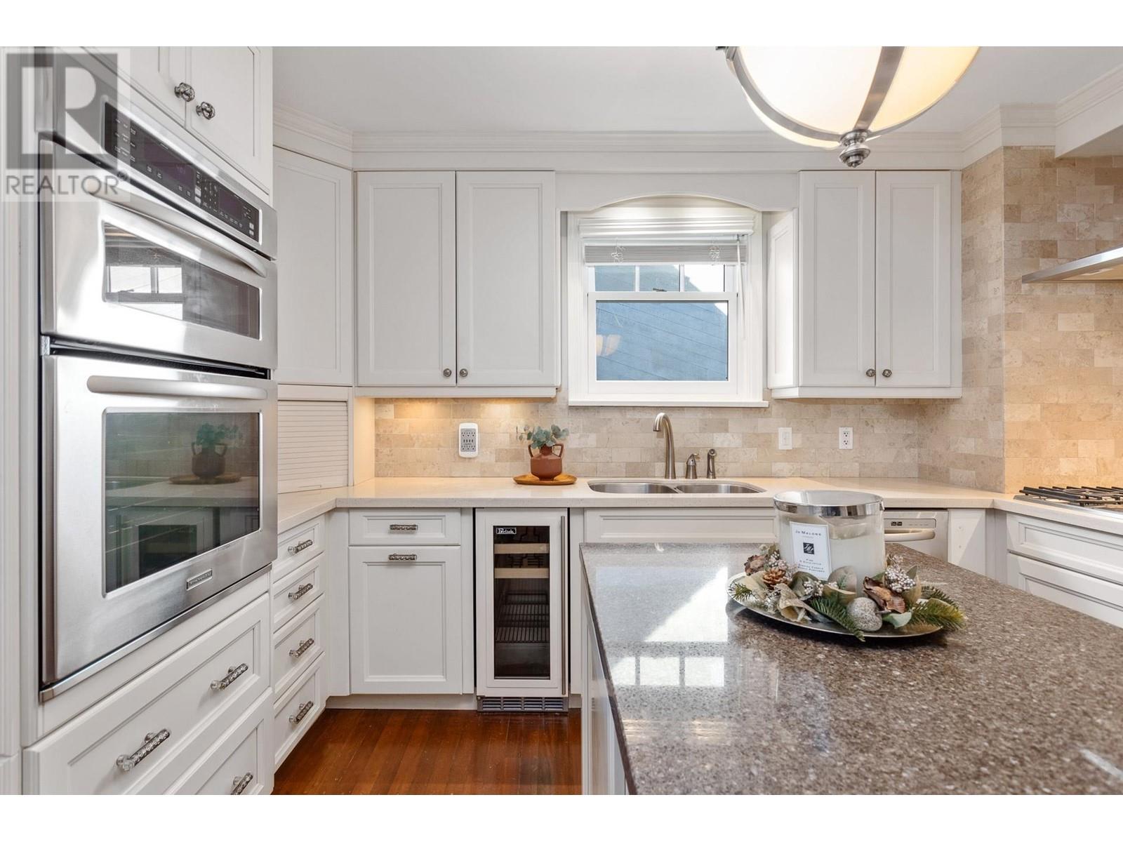 Listing Picture 20 of 40 : 4671 W 13TH AVENUE, Vancouver / 溫哥華 - 魯藝地產 Yvonne Lu Group - MLS Medallion Club Member