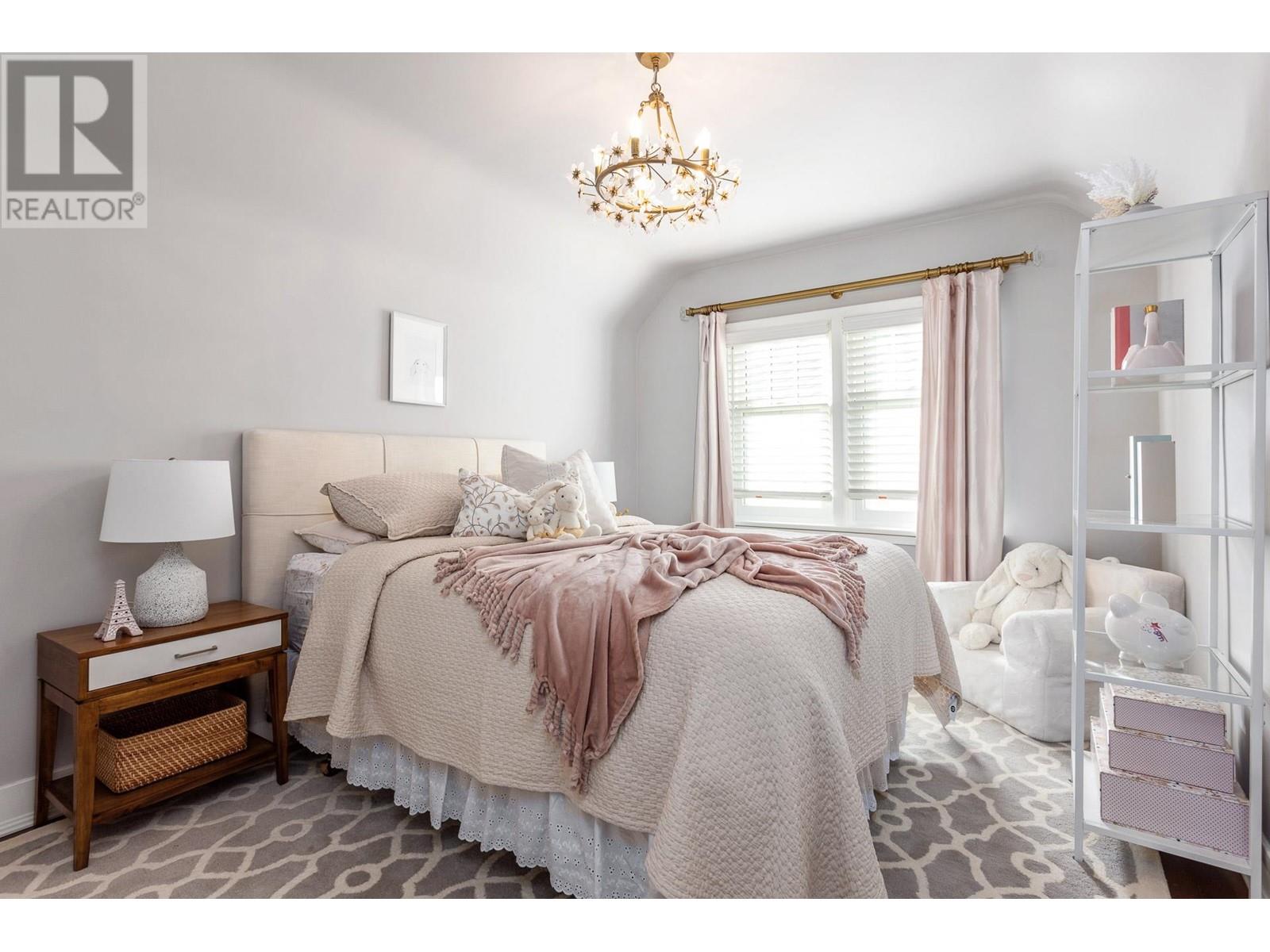 Listing Picture 28 of 40 : 4671 W 13TH AVENUE, Vancouver / 溫哥華 - 魯藝地產 Yvonne Lu Group - MLS Medallion Club Member