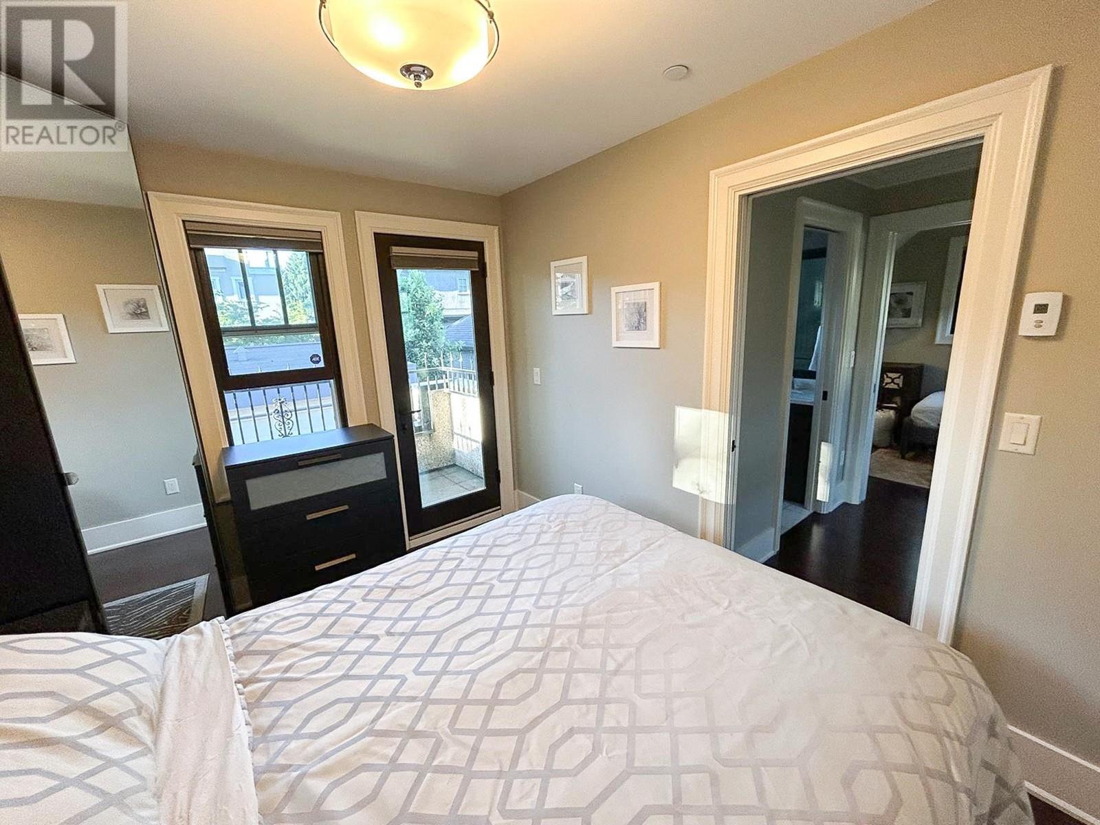 Listing Picture 9 of 40 : 4671 W 13TH AVENUE, Vancouver / 溫哥華 - 魯藝地產 Yvonne Lu Group - MLS Medallion Club Member