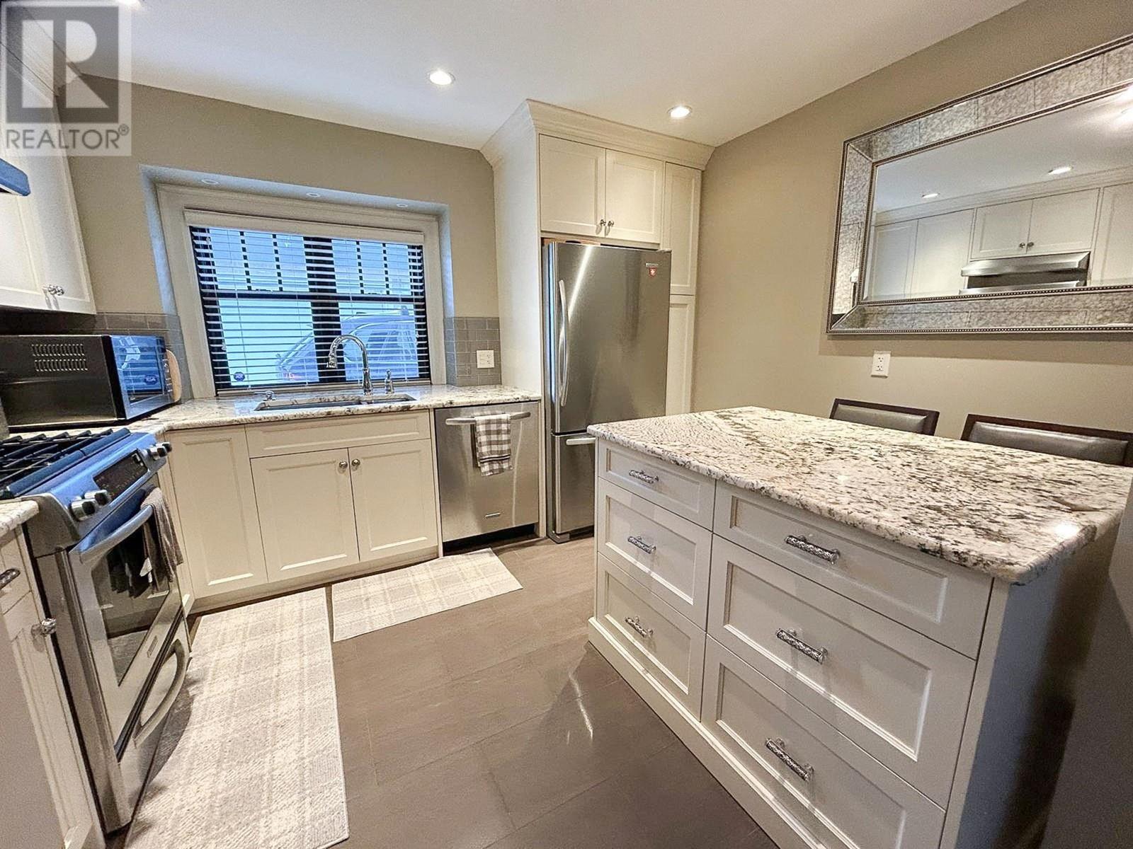 Listing Picture 7 of 40 : 4671 W 13TH AVENUE, Vancouver / 溫哥華 - 魯藝地產 Yvonne Lu Group - MLS Medallion Club Member