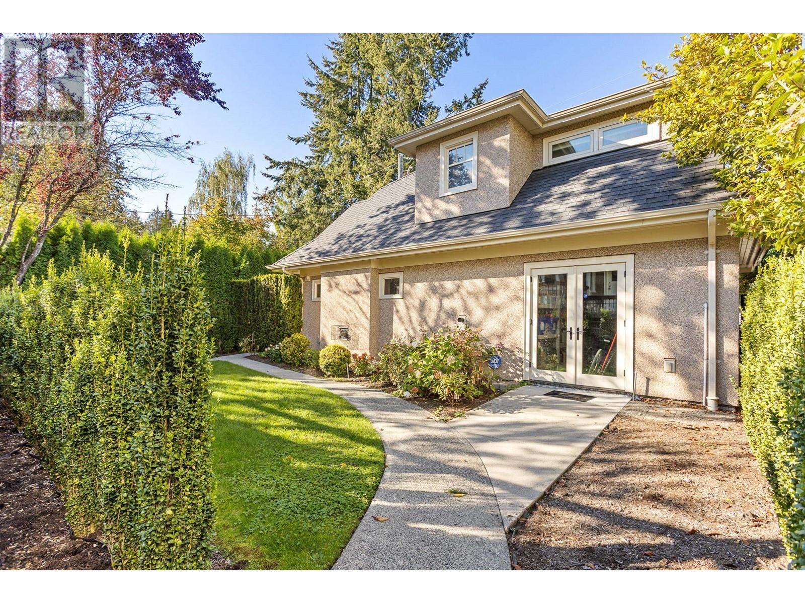 Listing Picture 39 of 40 : 4671 W 13TH AVENUE, Vancouver / 溫哥華 - 魯藝地產 Yvonne Lu Group - MLS Medallion Club Member