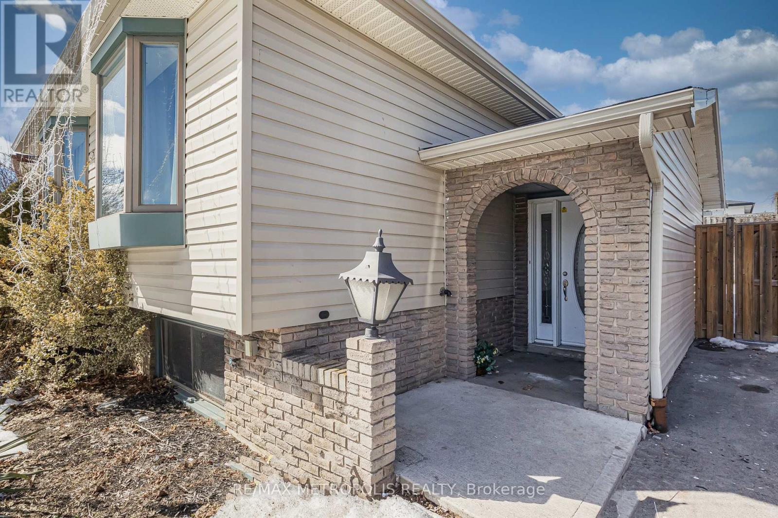 280 Cranbrook Drive, Hamilton, Ontario  L9C 4T3 - Photo 15 - X12011544