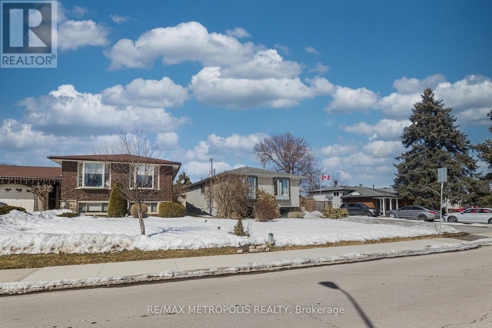 Property at 280 CRANBROOK DRIVE image 3