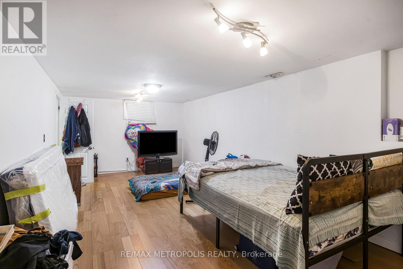 280 Cranbrook Drive, Hamilton, Ontario  L9C 4T3 - Photo 33 - X12011544
