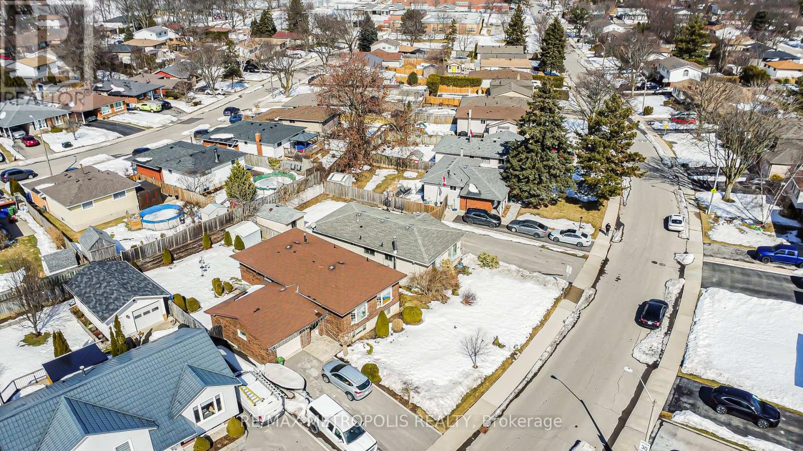 280 Cranbrook Drive, Hamilton, Ontario  L9C 4T3 - Photo 9 - X12011544