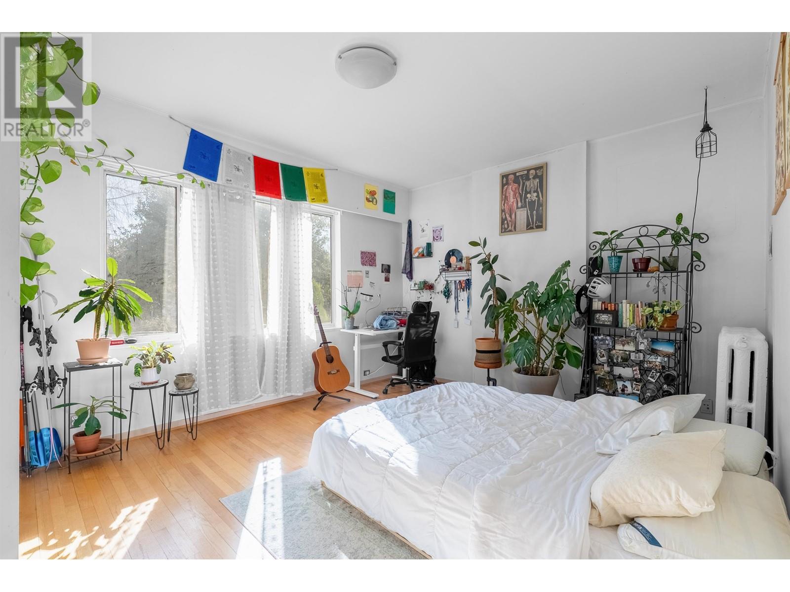 Listing Picture 16 of 29 : 3443 W 2ND AVENUE, Vancouver / 溫哥華 - 魯藝地產 Yvonne Lu Group - MLS Medallion Club Member