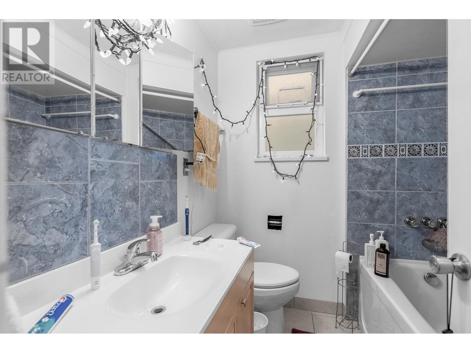 Listing Picture 19 of 29 : 3443 W 2ND AVENUE, Vancouver / 溫哥華 - 魯藝地產 Yvonne Lu Group - MLS Medallion Club Member