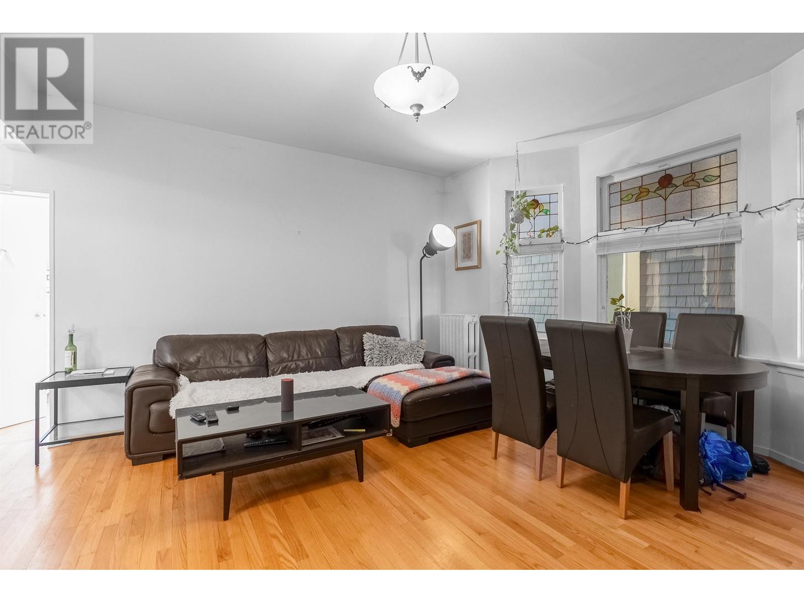 Listing Picture 13 of 29 : 3443 W 2ND AVENUE, Vancouver / 溫哥華 - 魯藝地產 Yvonne Lu Group - MLS Medallion Club Member