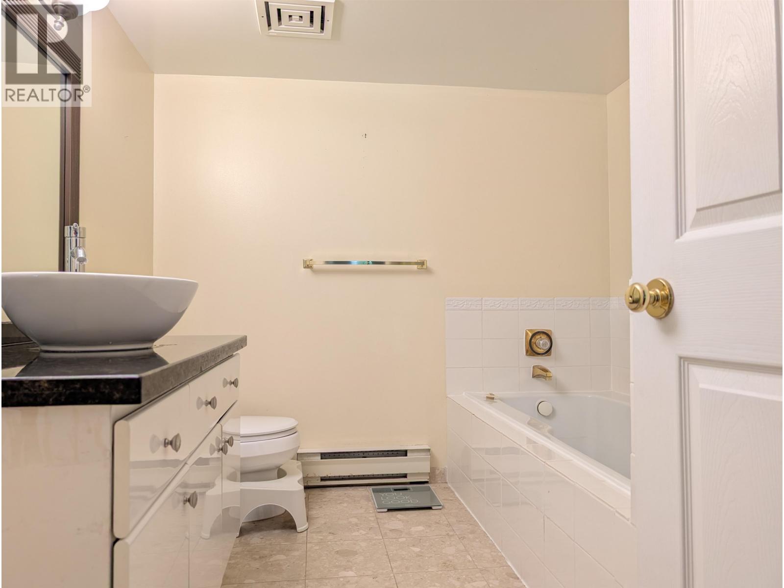 104 5880 Hampton Place, Vancouver, British Columbia  V6T 2E9 - Photo 13 - R2975747