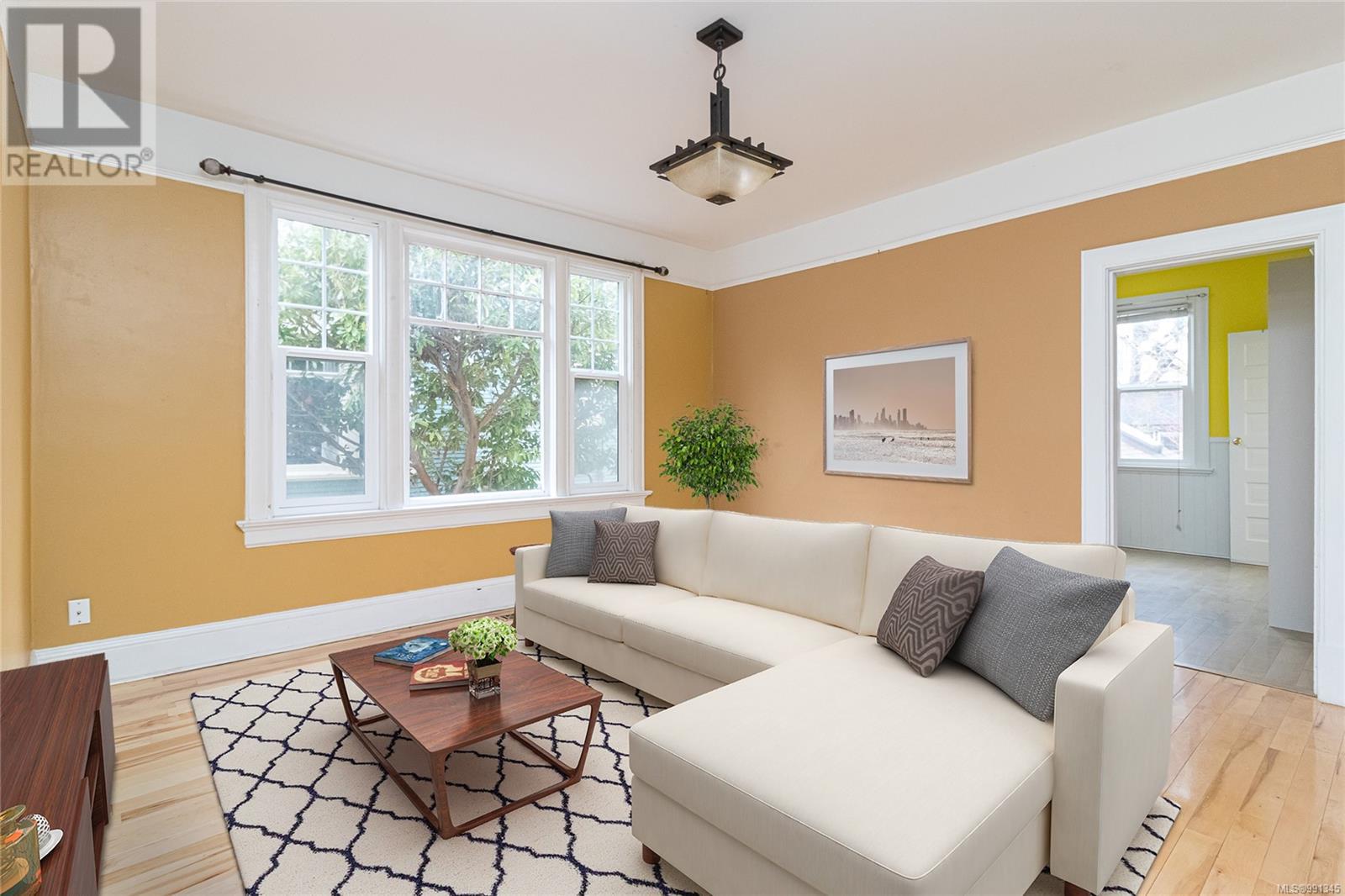 Property at 146 Simcoe St image 5