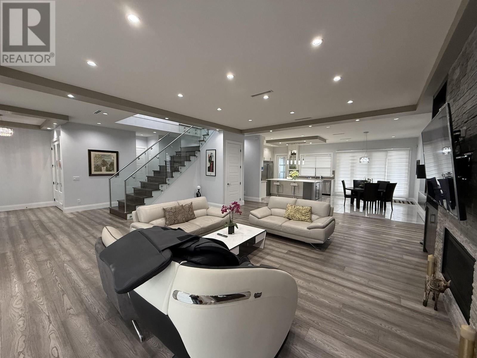 Property at 7251 UNION STREET image 3