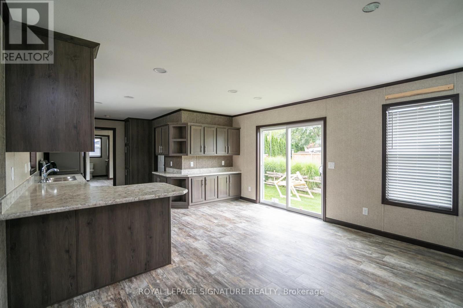 126 Regency Drive, Chatham-Kent (Chatham), Ontario  N7L 4E4 - Photo 18 - X12011558