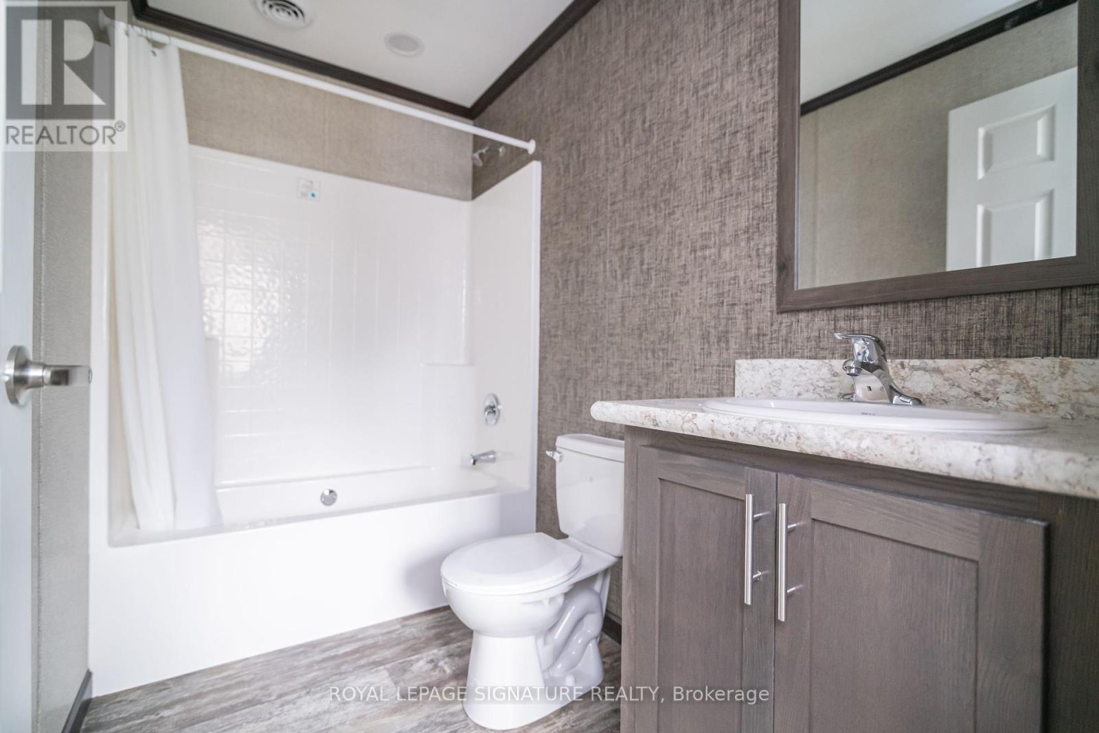 126 Regency Drive, Chatham-Kent (Chatham), Ontario  N7L 4E4 - Photo 19 - X12011558