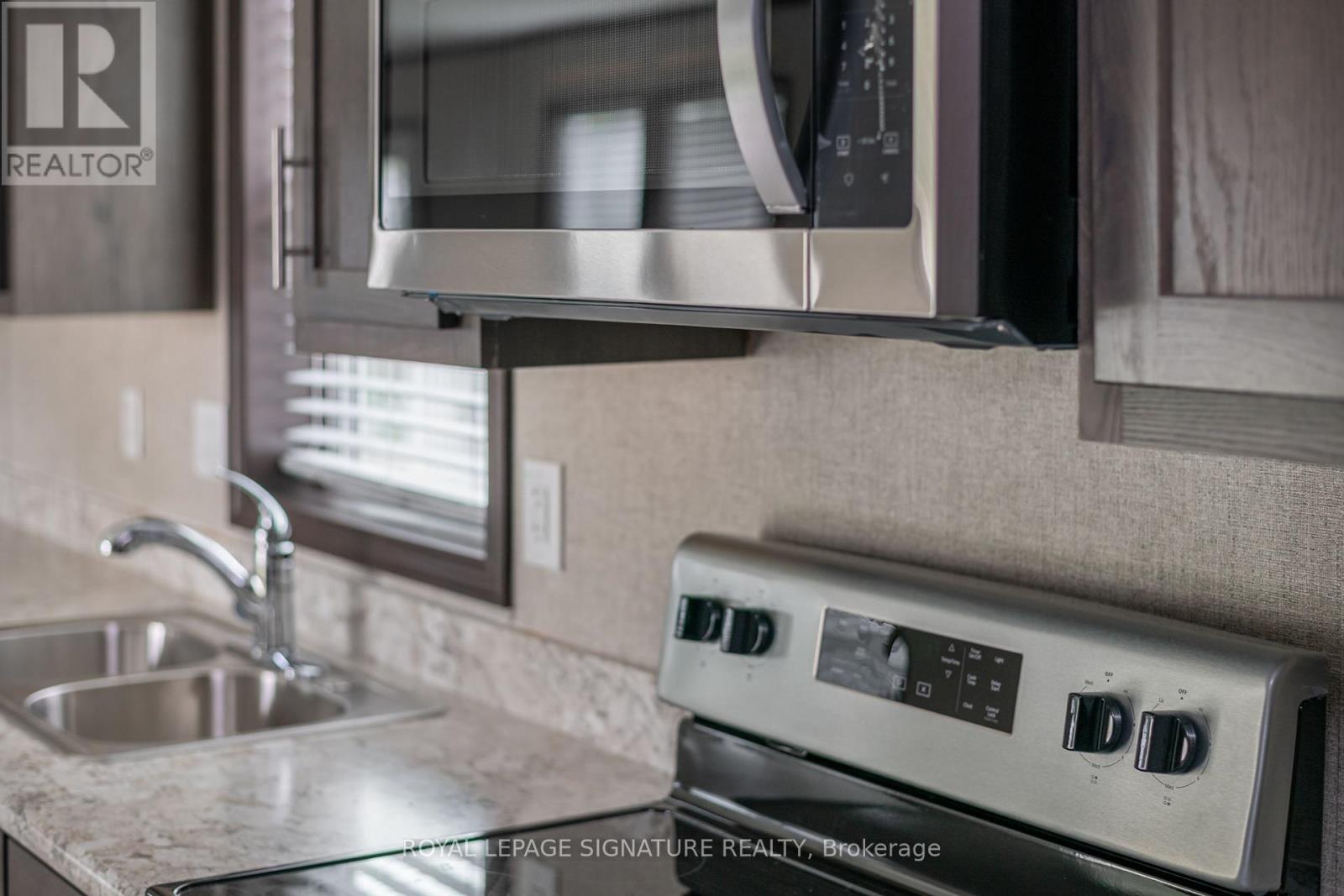 126 Regency Drive, Chatham-Kent (Chatham), Ontario  N7L 4E4 - Photo 27 - X12011558