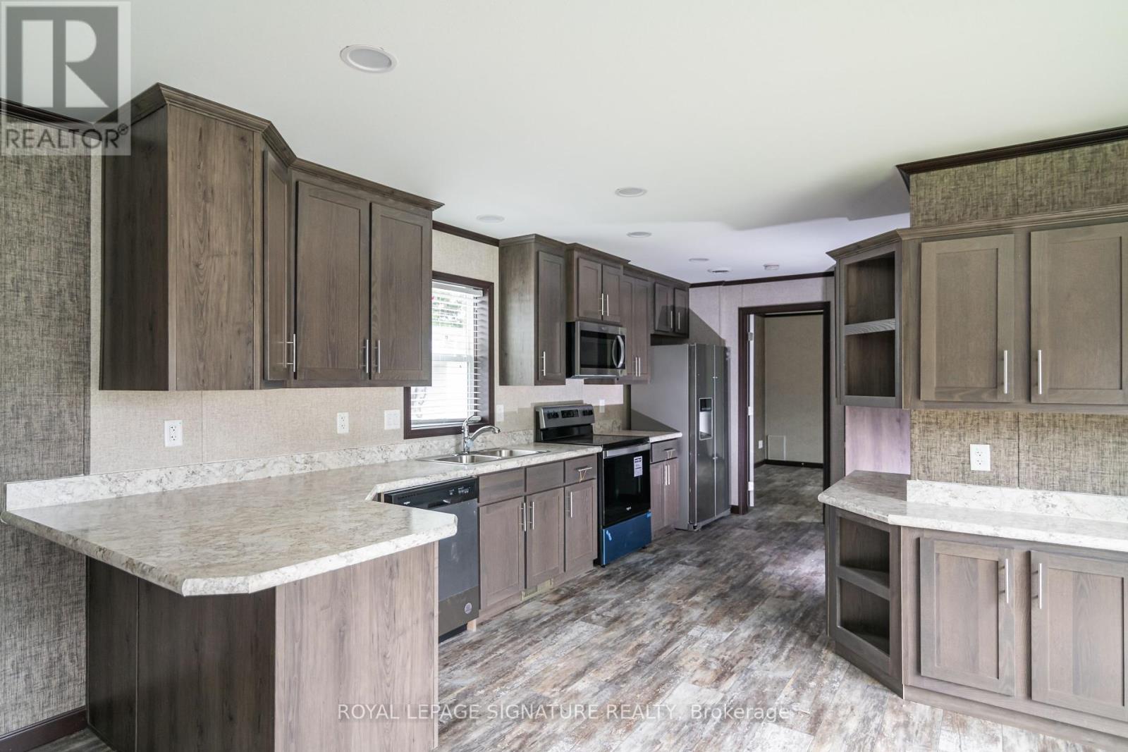 126 Regency Drive, Chatham-Kent (Chatham), Ontario  N7L 4E4 - Photo 33 - X12011558