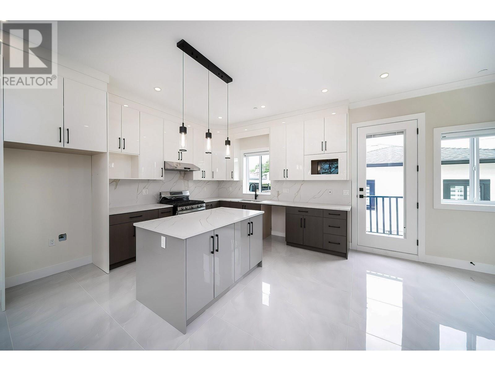 5531 Slocan Street, Vancouver, British Columbia  V5R 2A9 - Photo 7 - R2975967