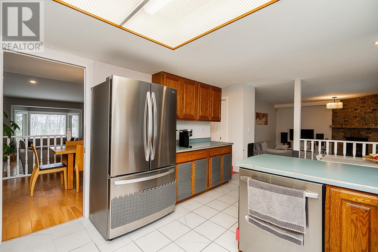 2767 Cultus Court, Coquitlam, British Columbia  V3C 5A8 - Photo 8 - R2968784