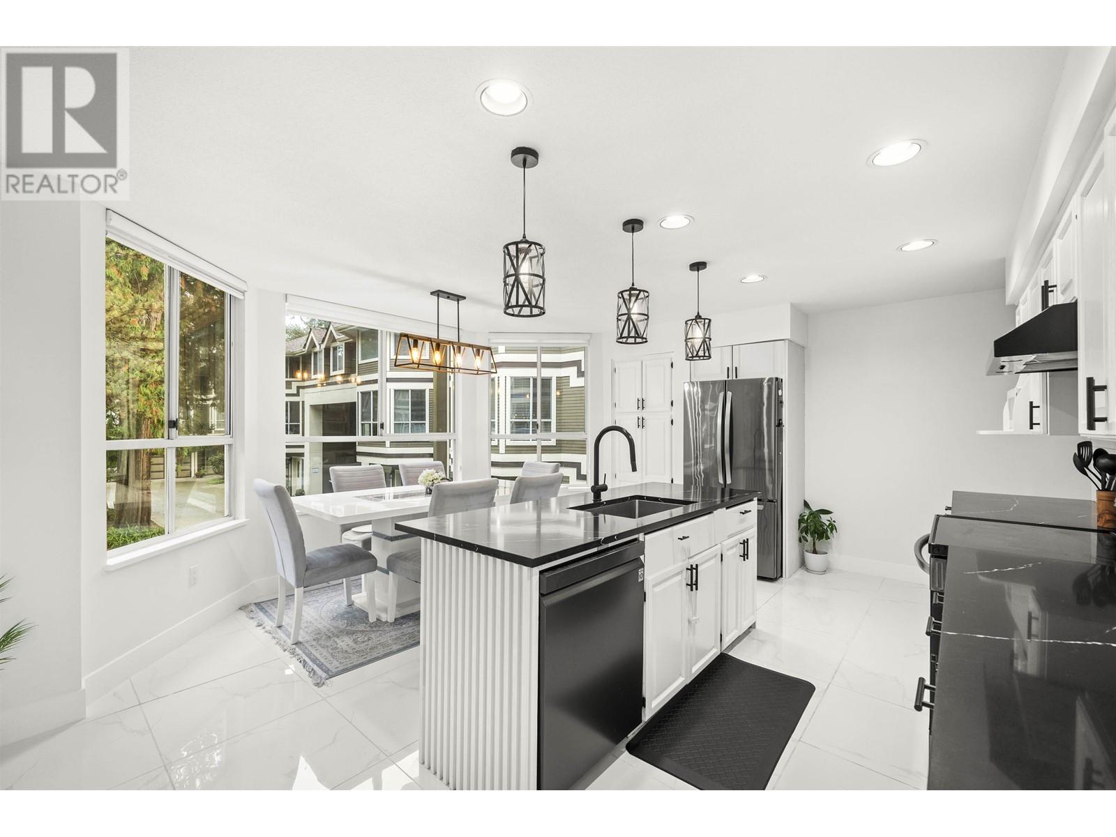 19 3228 Raleigh Street, Port Coquitlam, British Columbia  V3C 3J5 - Photo 2 - R2976047