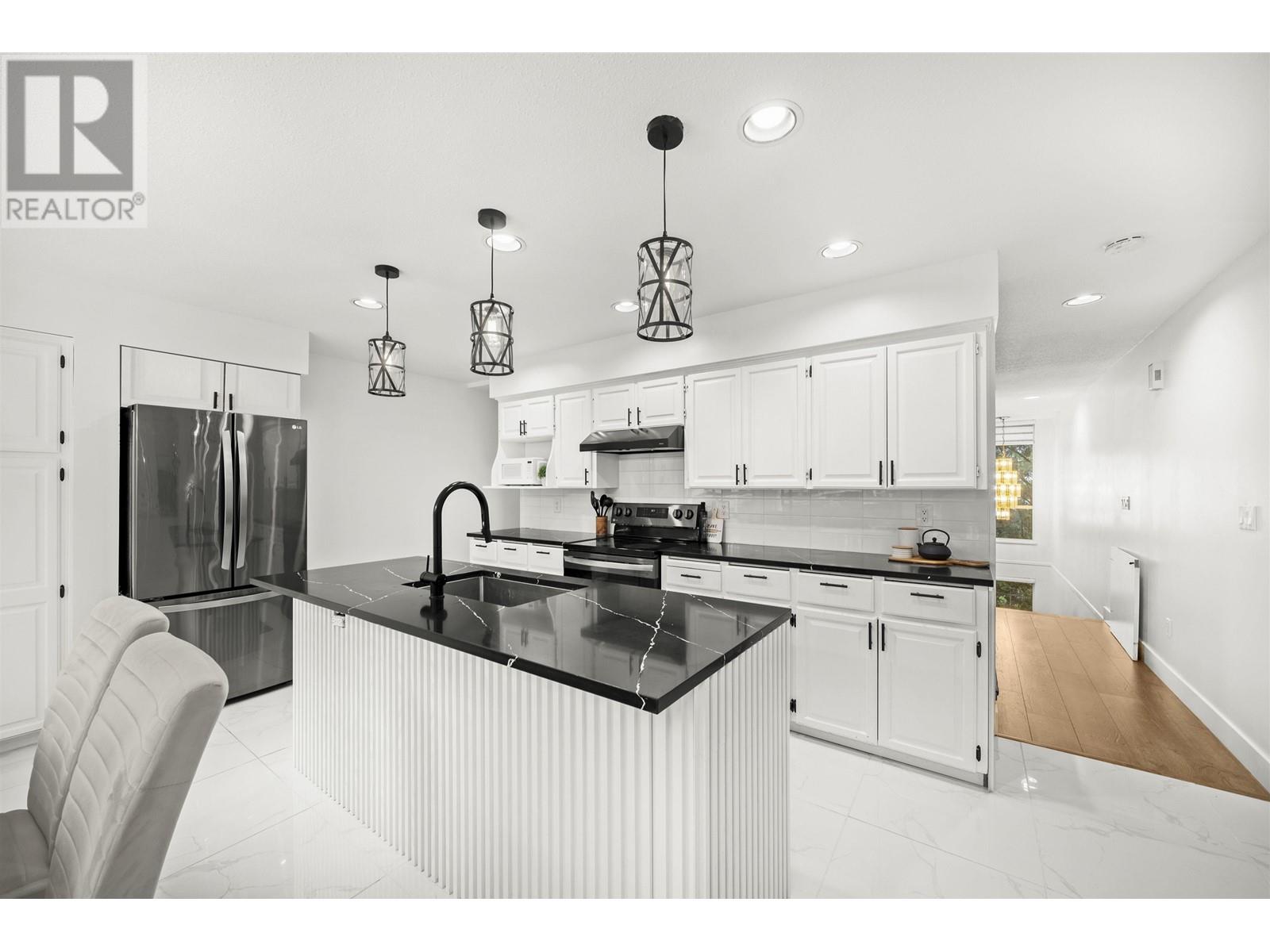 19 3228 Raleigh Street, Port Coquitlam, British Columbia  V3C 3J5 - Photo 5 - R2976047