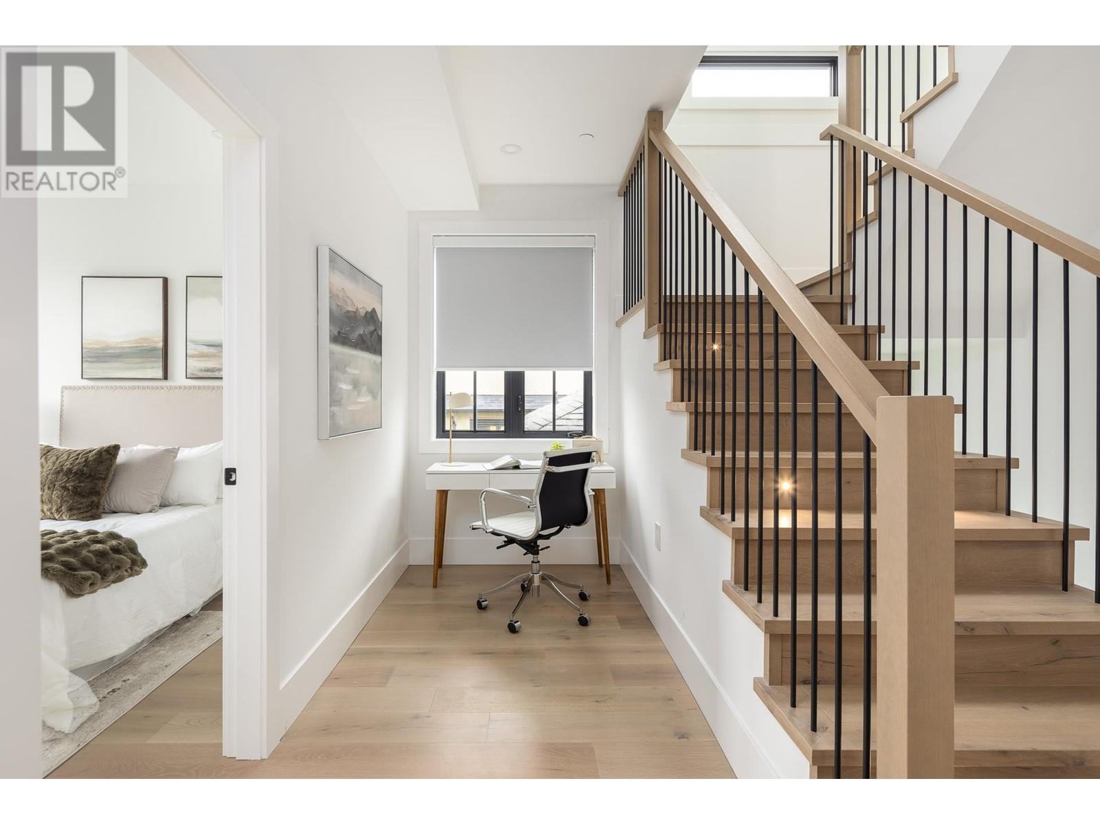 Listing Picture 18 of 30 : 2 3268 W 15TH AVENUE, Vancouver / 溫哥華 - 魯藝地產 Yvonne Lu Group - MLS Medallion Club Member