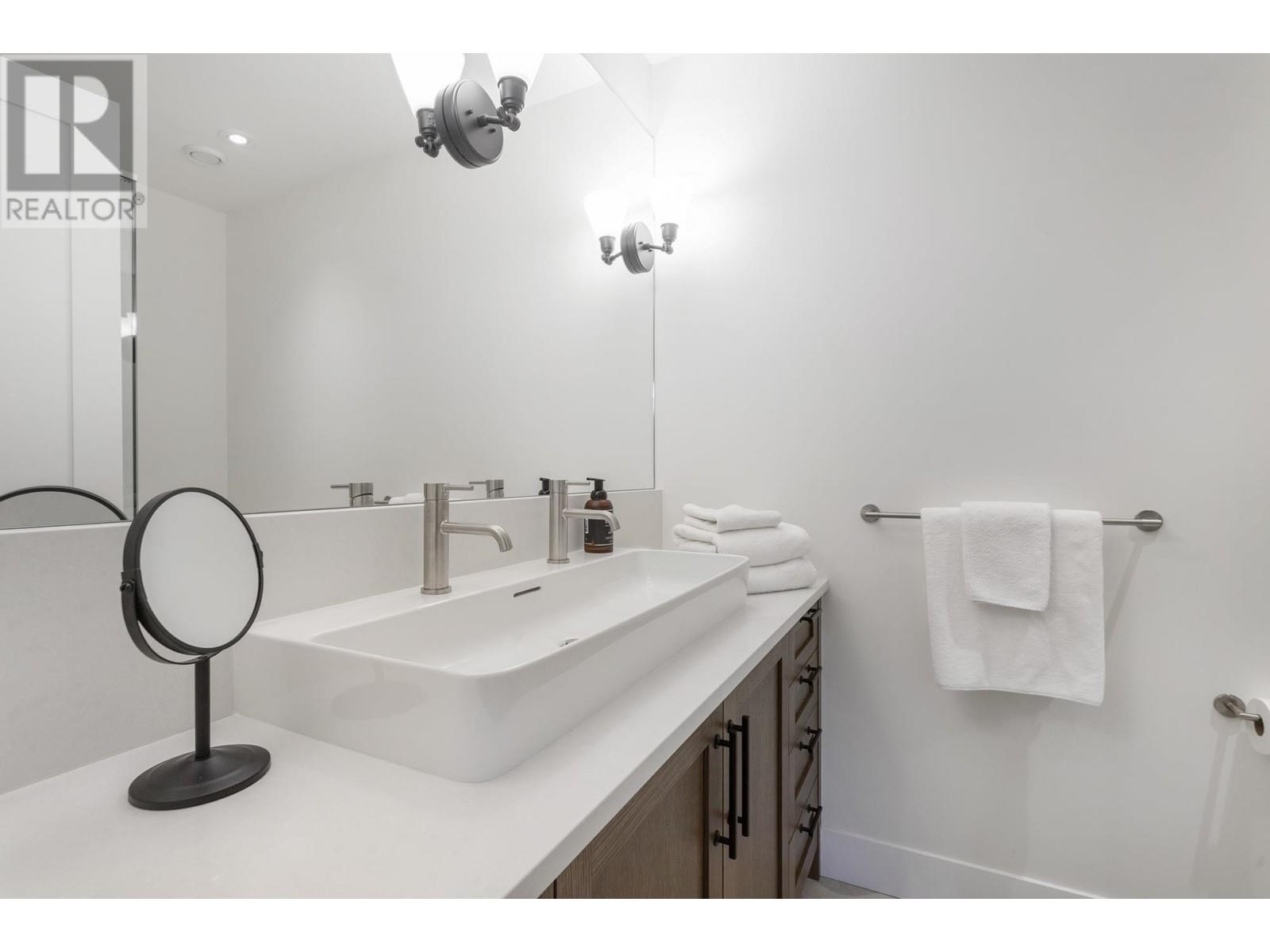 3304 Mayfair Avenue, Vancouver, British Columbia  V6N 0C5 - Photo 13 - R2976053