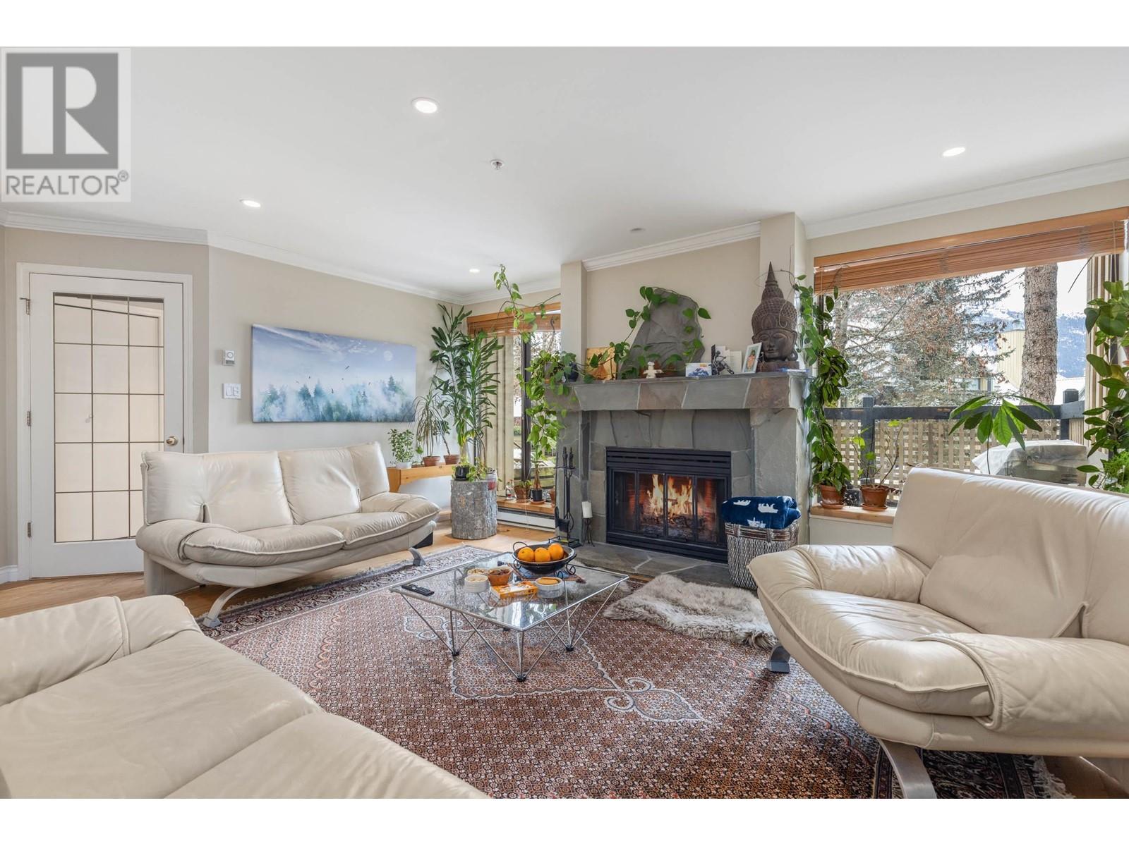18 4637 Blackcomb Way, Whistler, British Columbia  V8E 0Y6 - Photo 3 - R2976091