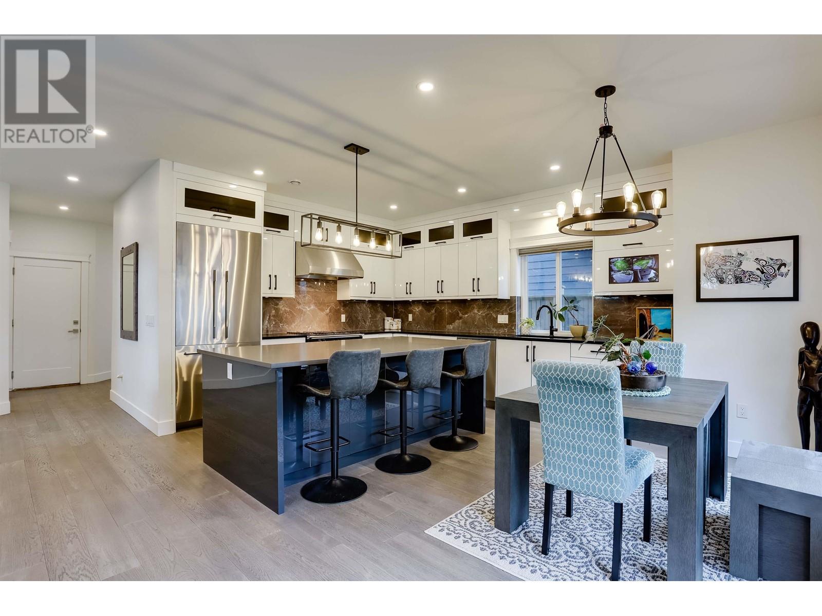 Property at 5067 44B AVENUE image 3