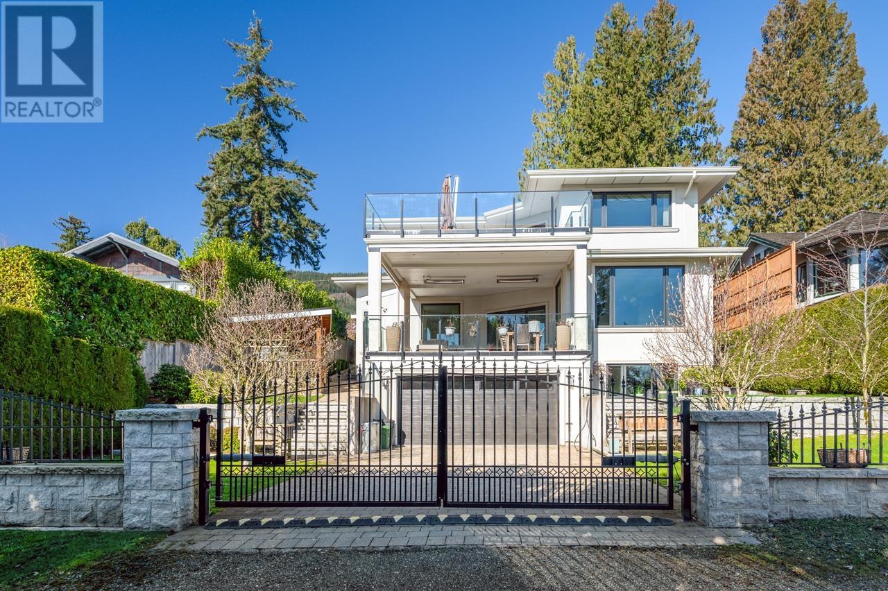 Property at 2616 PALMERSTON AVENUE image 1